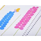 zbliżenie na kolorowe kwiaty namalowane palcami