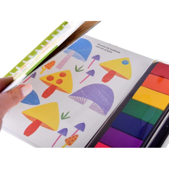 twarda oprawa książeczki z ogrodowym motywem