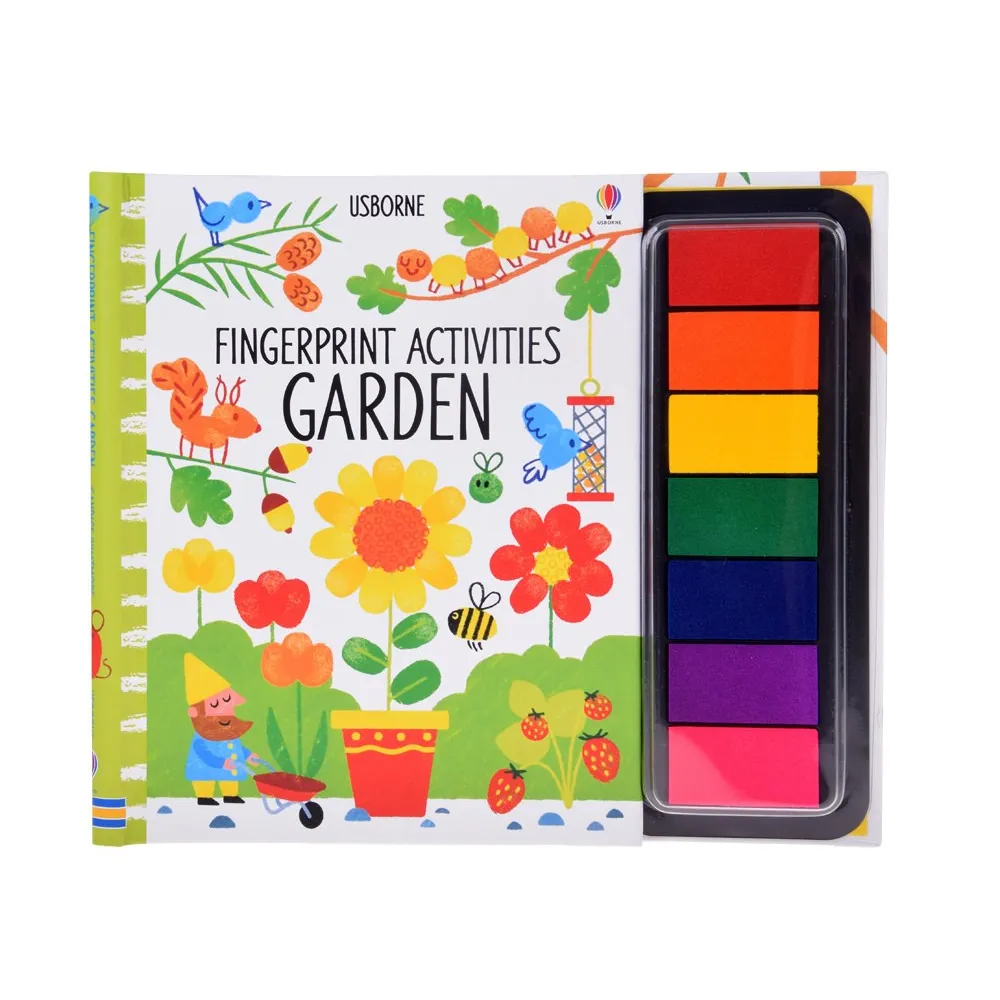 detal z odbitymi liśćmi i śladami palców na kartce