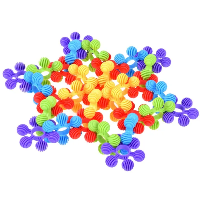 Zbliżenie na klocki w formie gwiazdek o różnych barwach