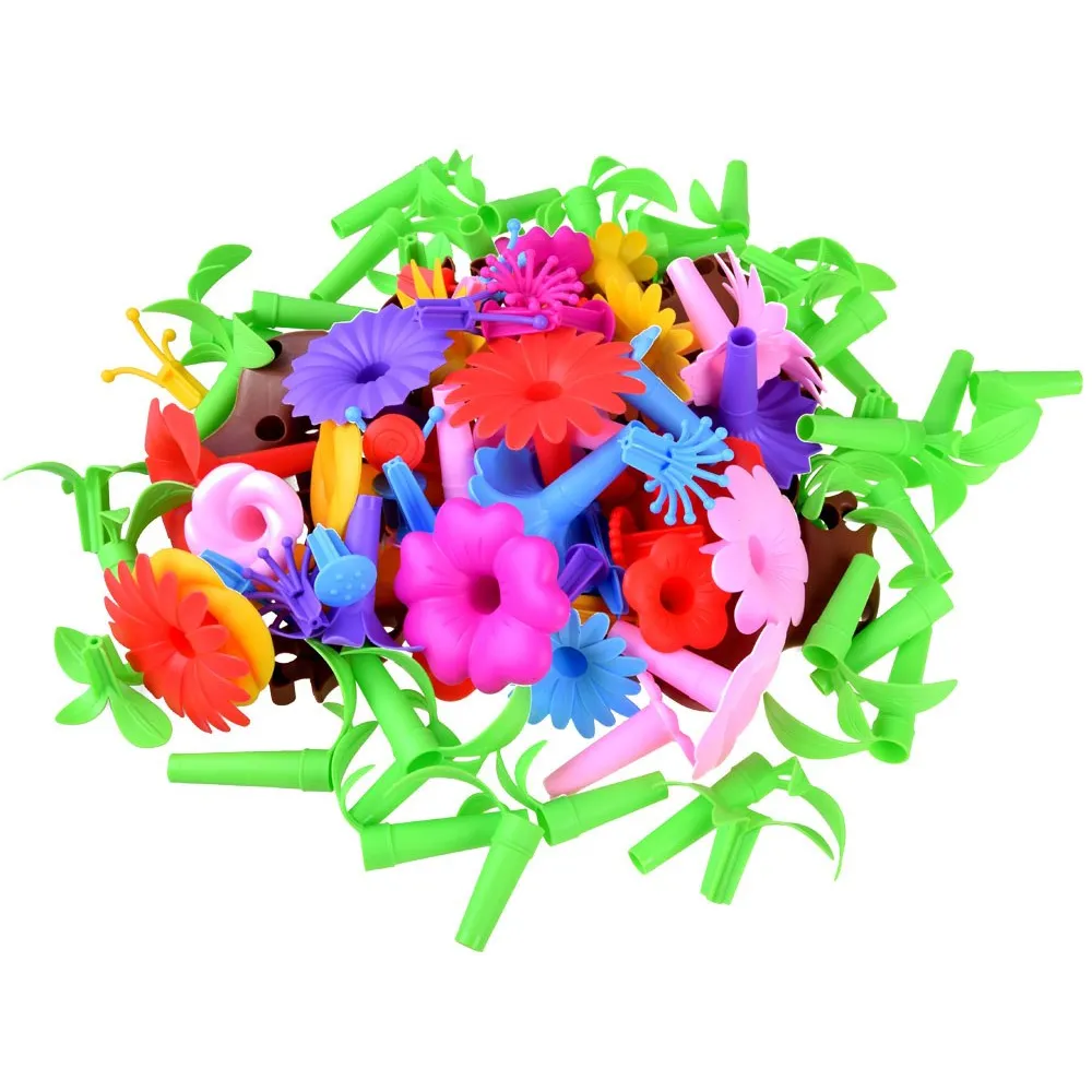 zbliżenie na kolorowe elementy kwiatowe klocków