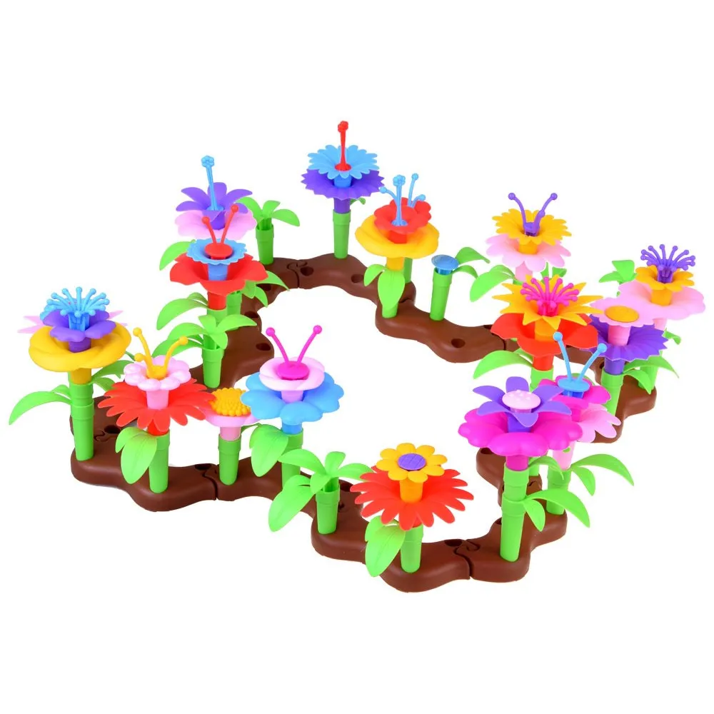 kompozycja kwiatowa ułożona z zestawu klocków