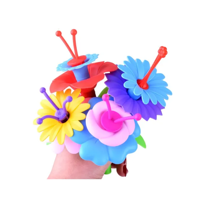 szczegół z łączenia elementów zestawu rabatka kwiatki