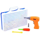 zbliżenie na kolorowe śrubki i podkładki dostępne w zestawie