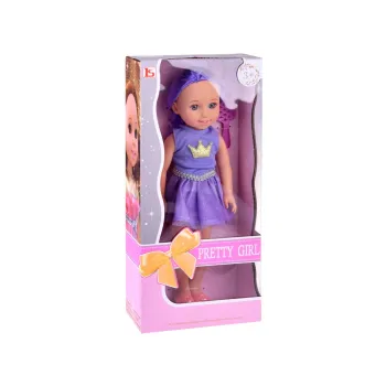 widoczne różowe baletki na stopach lalki