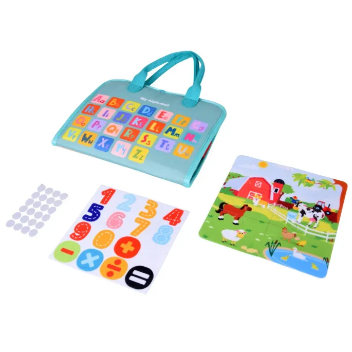 Widok całej książki rozłożonej z rozmaitymi aktywnościami sensorycznymi