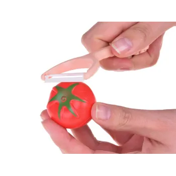 cała zawartość zestawu rozłożona na stole do twórczej zabawy