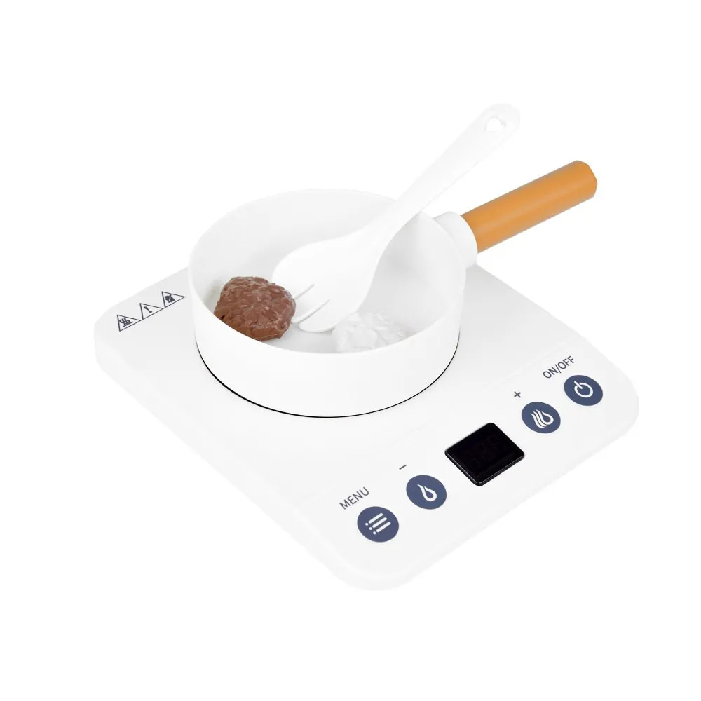 kolorowe warzywa do krojenia na desce kuchennej