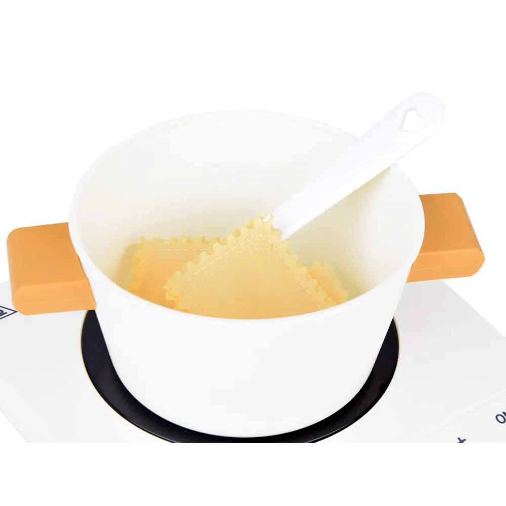 wyświetlacz i przyciski na kuchence indukcyjnej detal