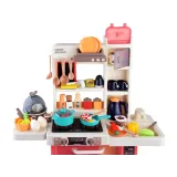 lodówka i blat roboczy kremowo-różowej kuchni