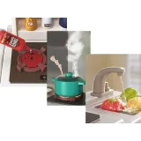 zbliżenie na zegar z ruchomymi wskazówkami montowany na kuchni