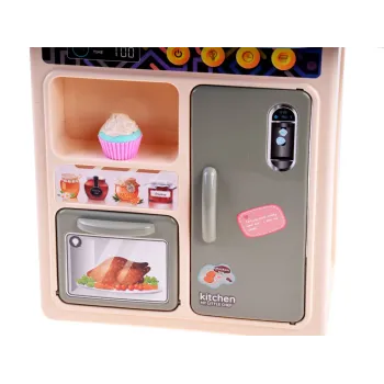 warzywa, babeczki i jajko sadzone jako elementy zestawu dla dzieci