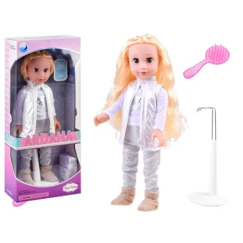 Lalka Adrianna elegantka ze stoku w zimowym stroju na stojaku