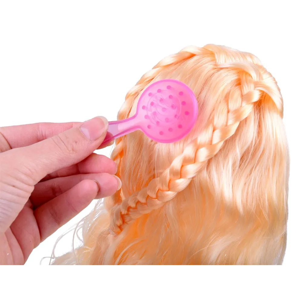 Materiałowe butki podkreślające zimowy charakter Adrianny