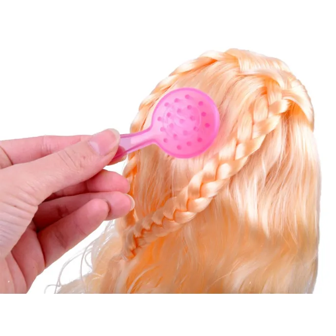 Materiałowe butki podkreślające zimowy charakter Adrianny