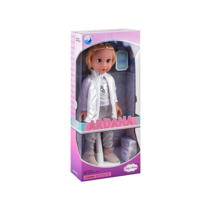 Ruchome kończyny lalki Adrianny prezentujące różne pozy