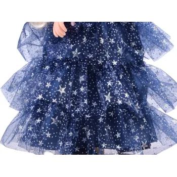 Ruchome kończyny lalki Ariana prezentujące różne pozy