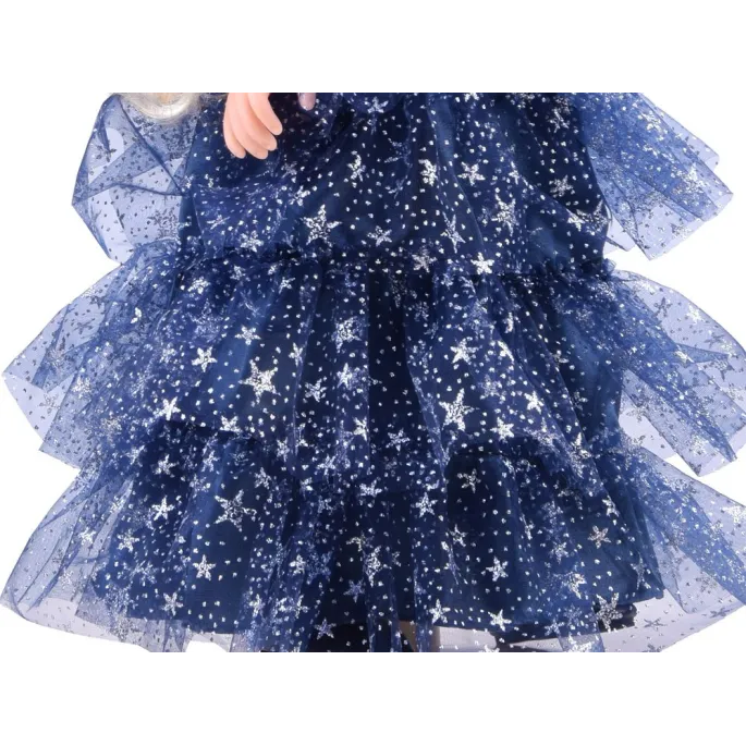 Ruchome kończyny lalki Ariana prezentujące różne pozy