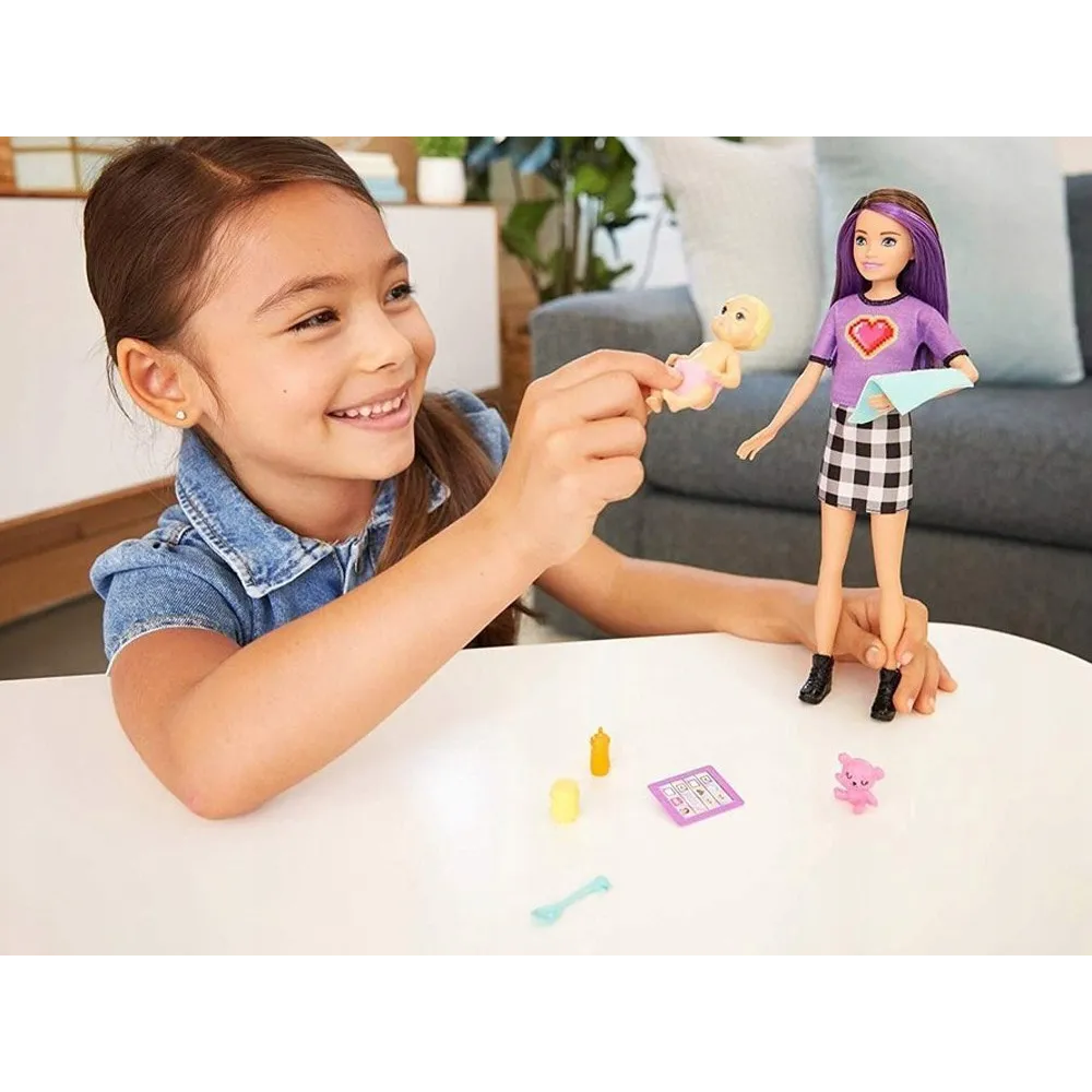 Lalka Skipper z długimi ciemnymi włosami oraz fioletowymi pasemkami