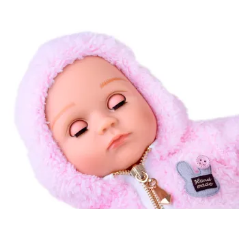 Lalka w zestawie z pieluszką do zabawy