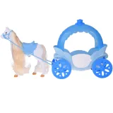 Biały koń z ozdobnym siodłem i błękitną uzdą