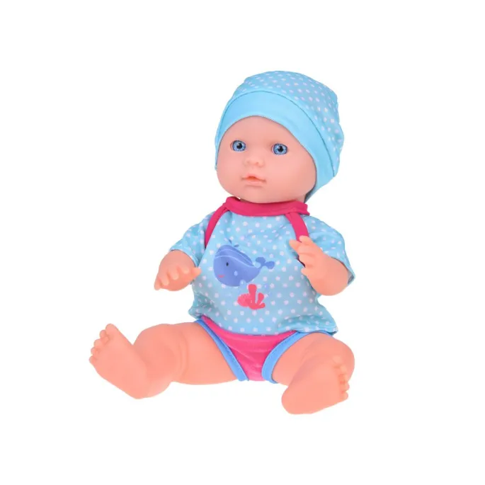 Zbliżenie na butelkę do karmienia dla lalki z zestawu