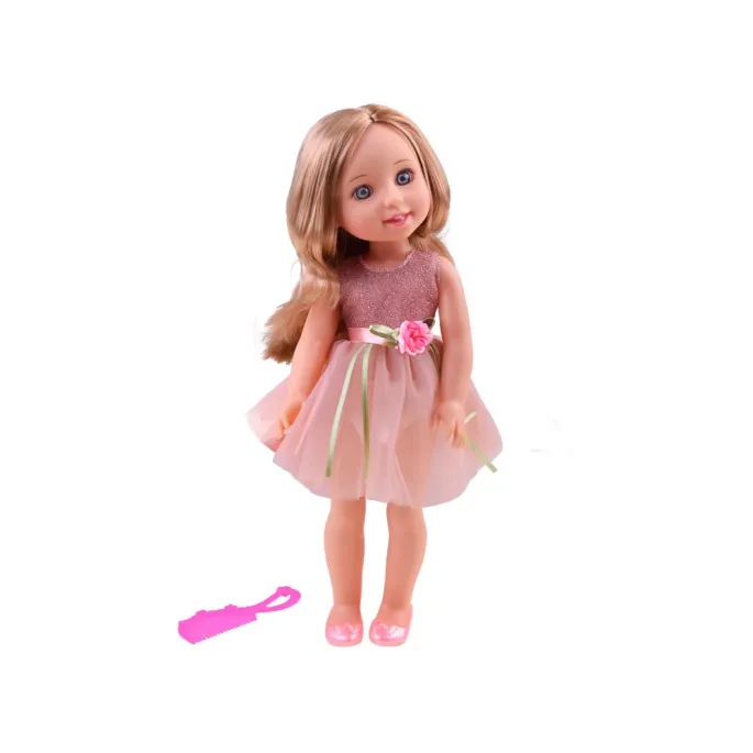 Zbliżenie na długie, blond włosy lalki do czesania