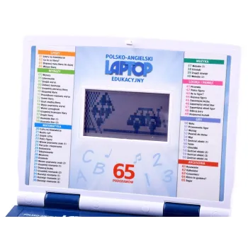 Dziecko podczas nauki z laptopem edukacyjnym na biurku