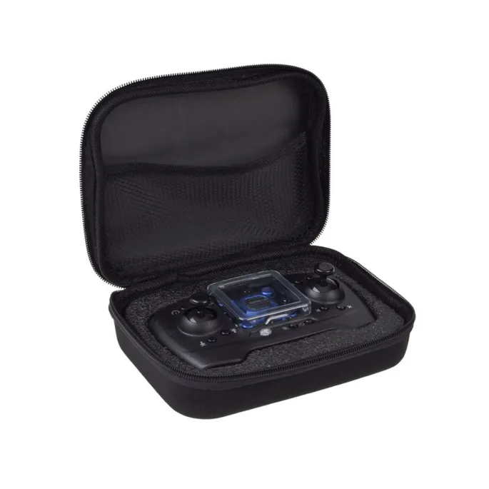 widok drona rc0656 podczas lotu z diodami led świecącymi z przodu