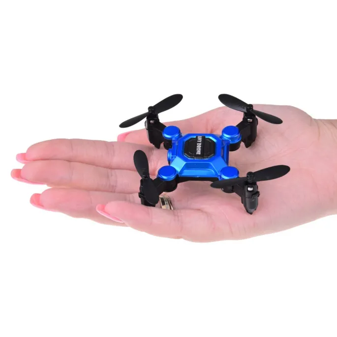 widoczna stabilna konstrukcja czterech silników drona rc0656