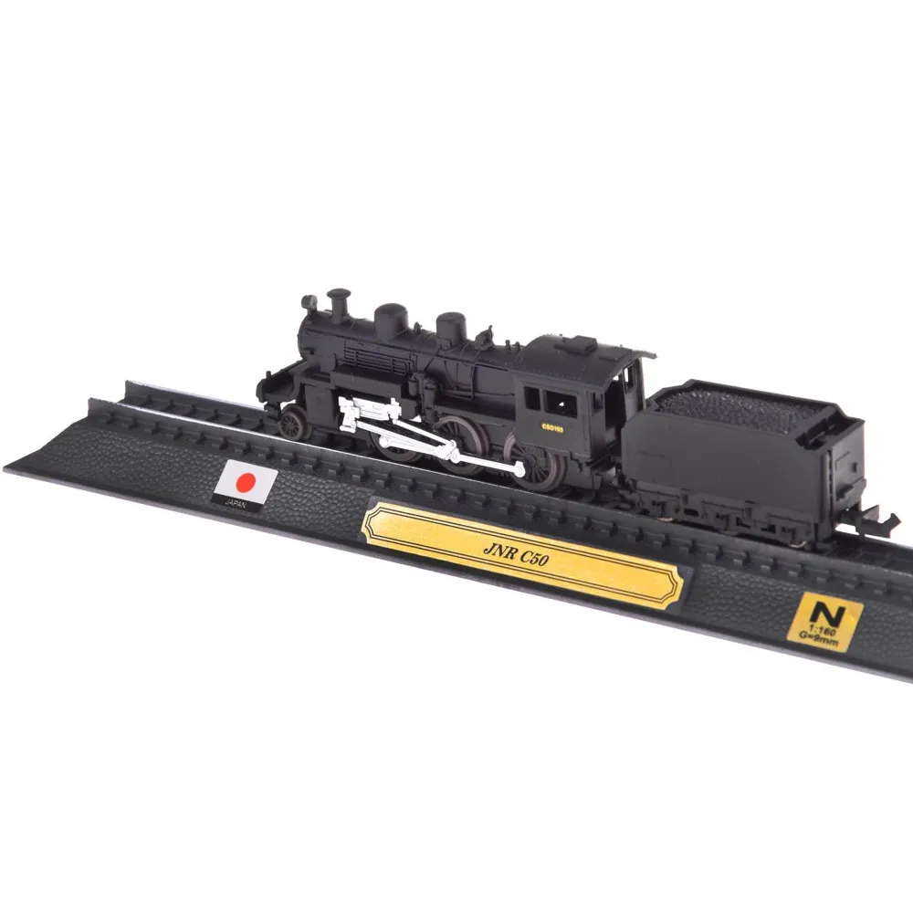 Złota tabliczka z nazwą maszyny na podstawce modelu JNR C50