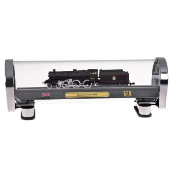 Opakowanie ekspozycyjne z przezroczystej tuby z modelem lokomotywy