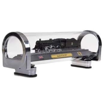 Model kolekcjonerski Standard Class 4MT prezentowany na półce