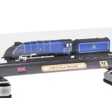 Widok modelu w przezroczystej tubie ochronnej