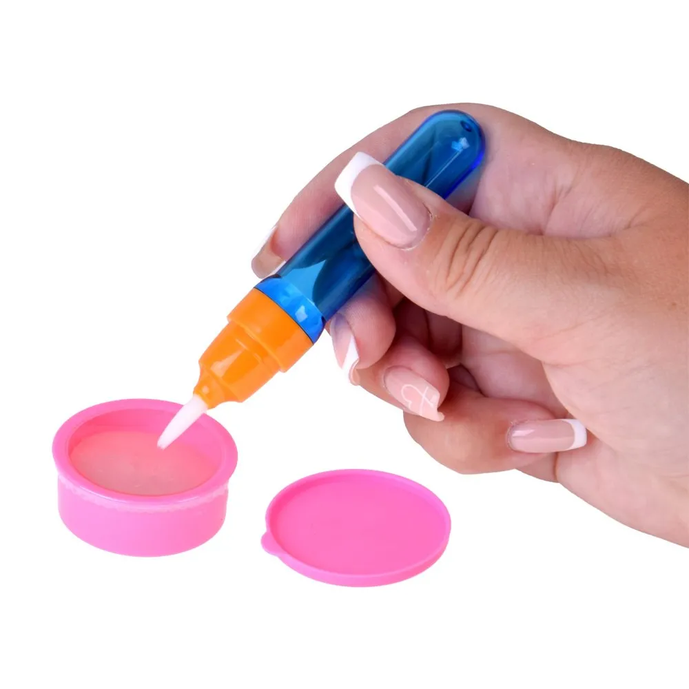 zestaw pieczątek o różnych kształtach z zestawu do malowania wodą