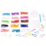 wielokolorowe koraliki w różnych odcieniach rozłożone obok siebie