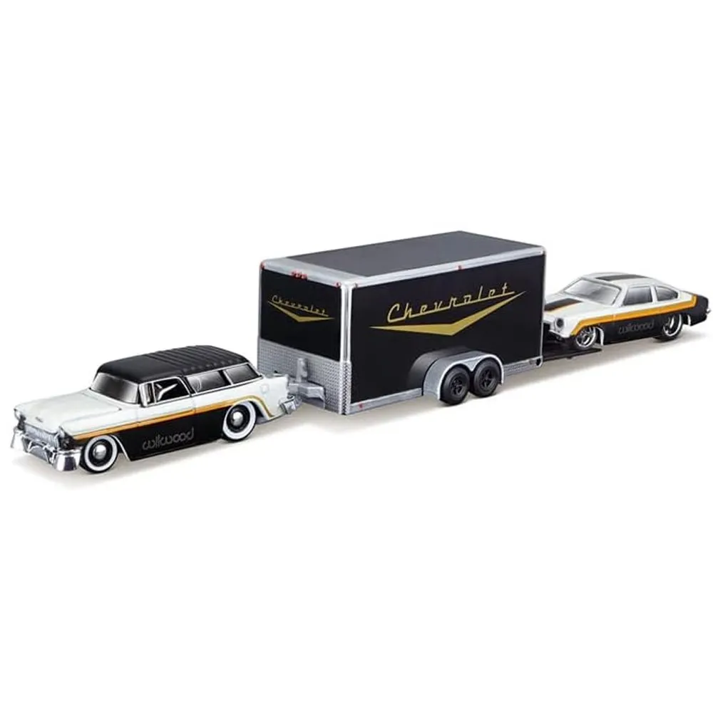 zbliżenie na detal przyczepki dołączonej do modelu chevroleta nomad 1955