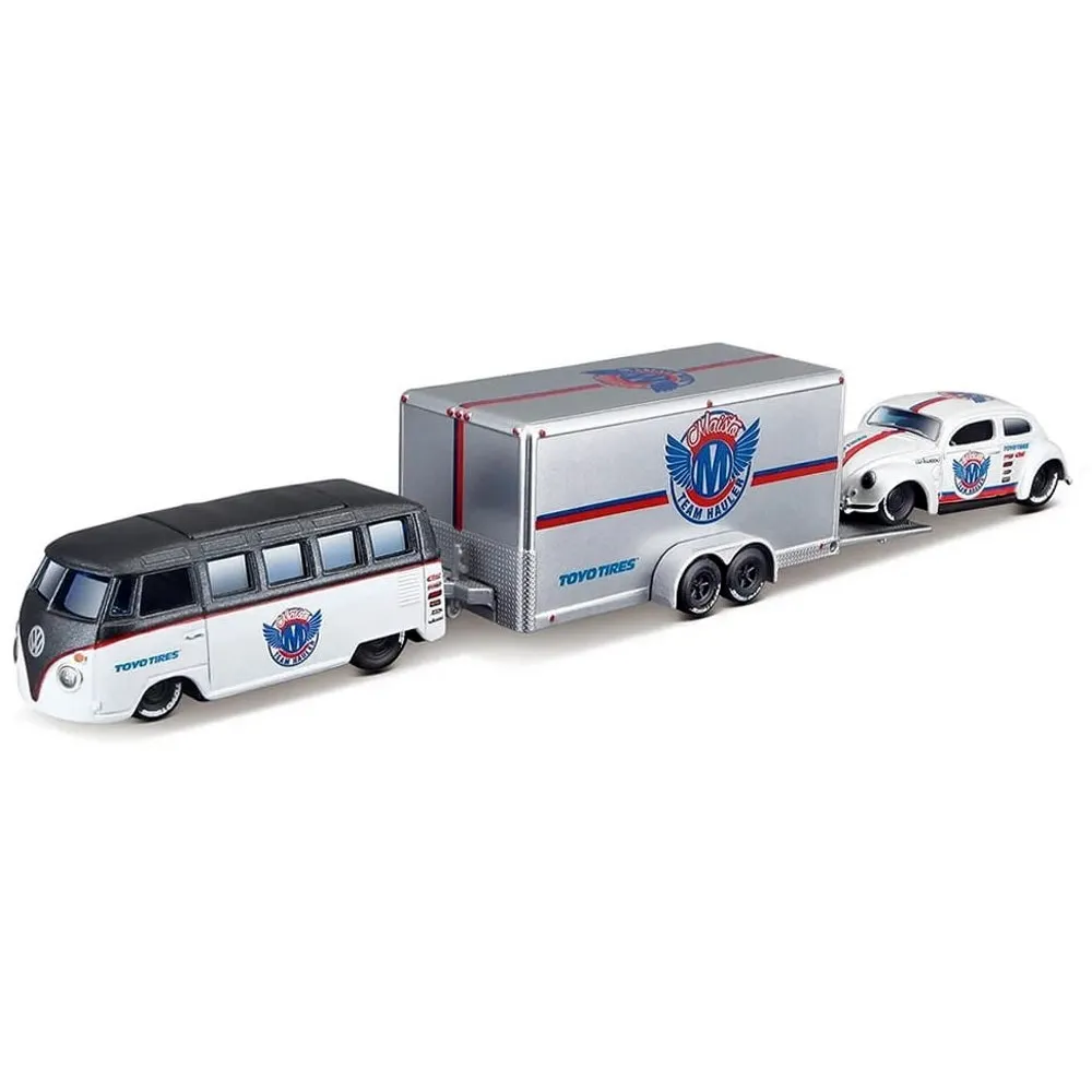 Precyzyjne detale Van Samba z widocznym demontowalnym hakiem