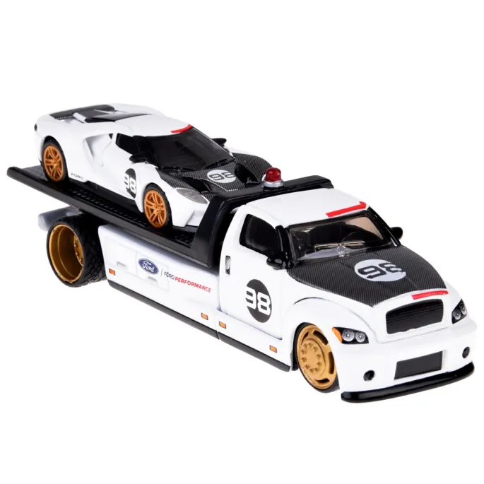 połączenie dwóch modeli auta w skali 1:64 w kolekcjonerskim zestawie