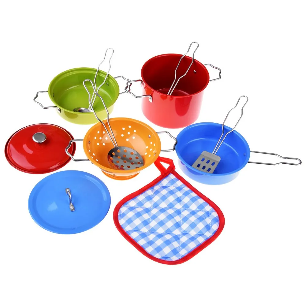 ozdobne pudełko z kompletem naczyń kuchennych do zabawy