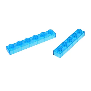 Zbliżenie na diody LED i przewody w zestawie do budowy układów