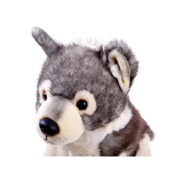 szary wilczek pluszowy prezentowany bokiem