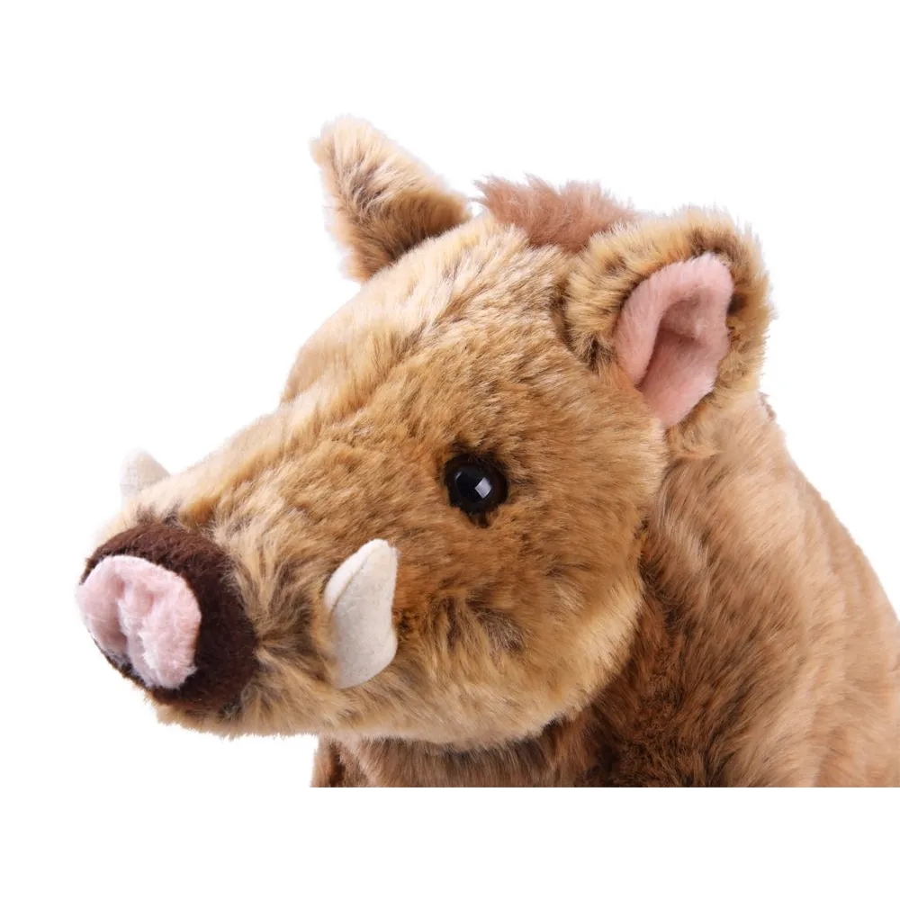 maskotka pluszowy dzik Pumba prezentowana z przodu, podkreślone kopytka