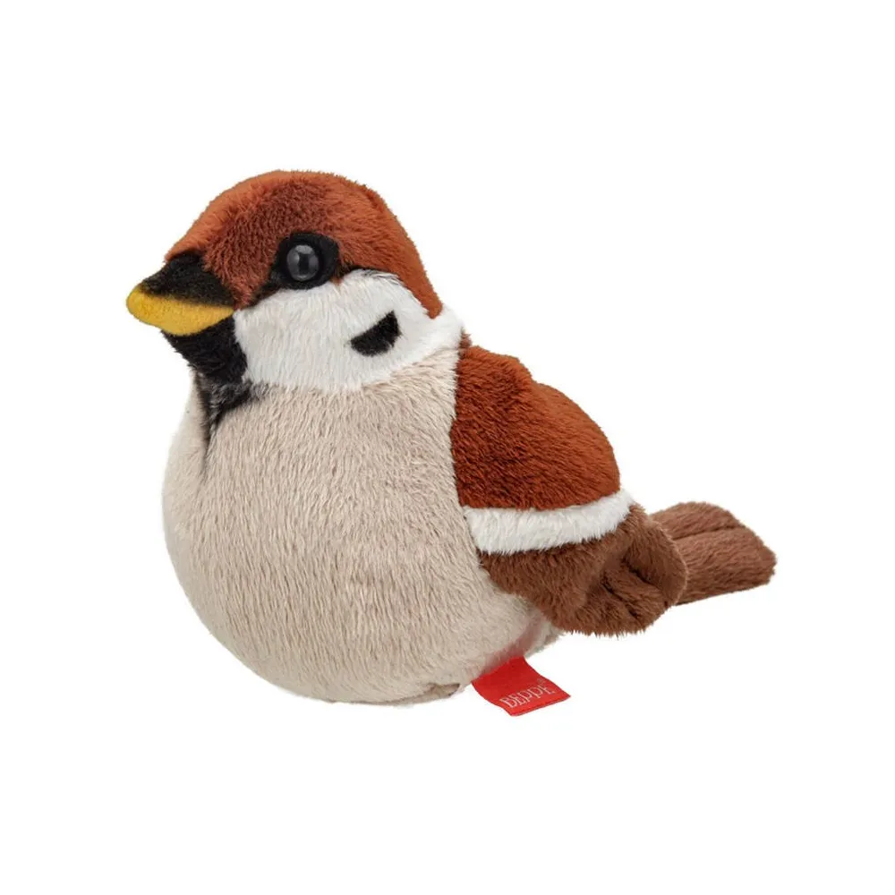 Pluszowa maskotka wróbelek o realistycznym wyglądzie na białym tle