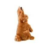 Detal futerka i czarnych obwódek uszu pluszowego zająca