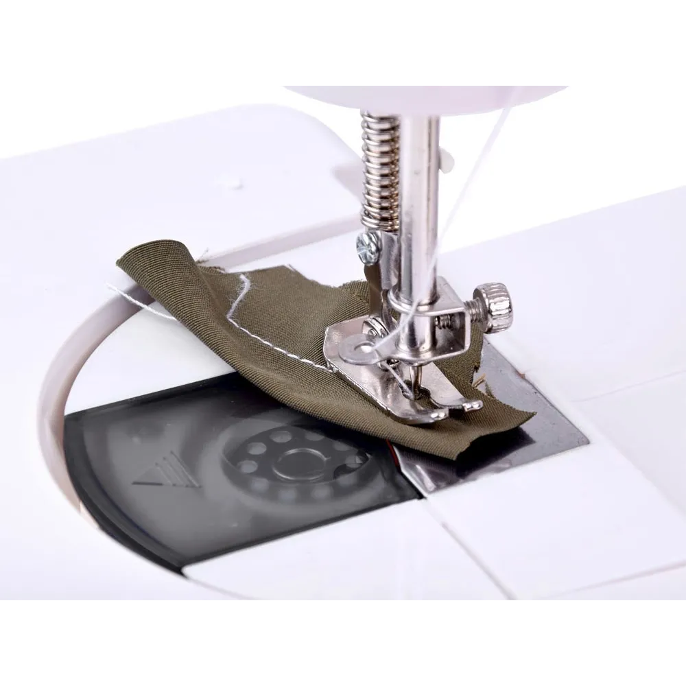 oświetlenie led w mini maszynie do szycia dla dzieci