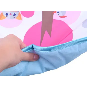 wszystkie elementy zestawu: mata, pianinko, pałąk i akcesoria na jednym zdjęciu