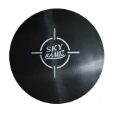 zbliżenie na wytrzymały materiał maty SkyRamiz z zaczepami