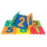 Widok zestawu puzzli piankowych połączonych w dużą matę