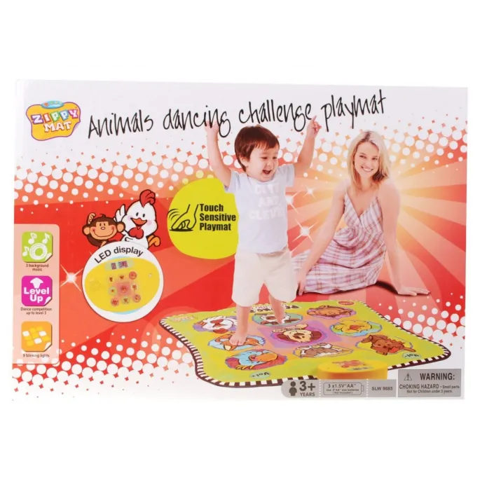 dziecko grające na macie zręcznościowej dla dzieci